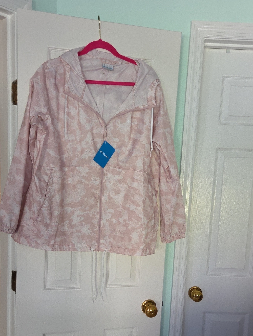 Columbia Women's Light Pink Camo Hooded Utility Jacket